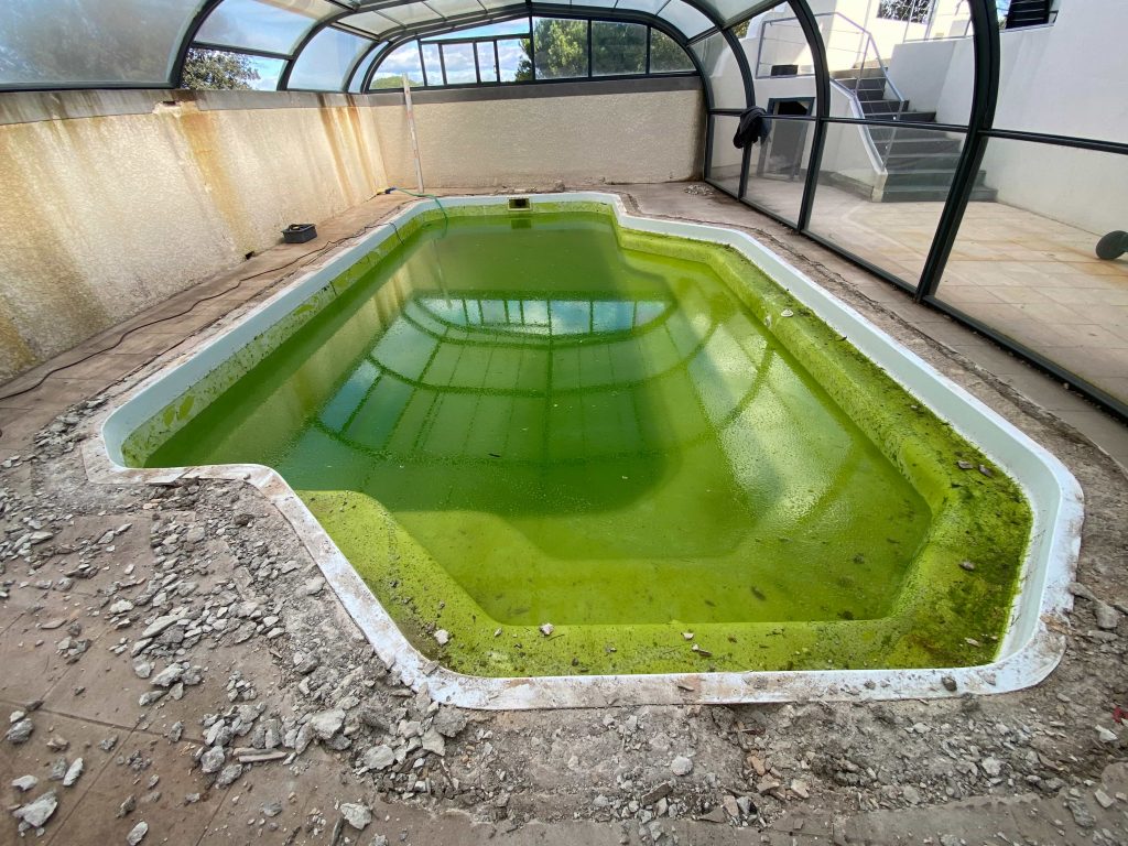 Rénovation de piscine à Narbonne 38 svg%3E