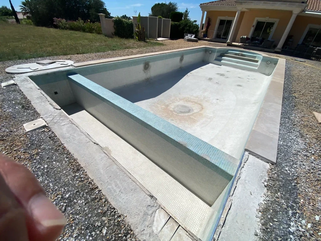 Rénovation de piscine à Narbonne 22 svg%3E